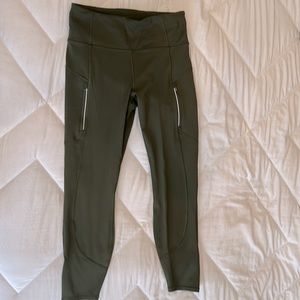Athleta Rainier 7/8 Tight. Color: Aspen Olive